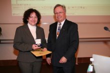 Verleihung der Carl-Schurz-Medaille an Frau Claudia Leistner
